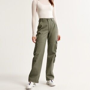 Abercrombie & Fitch Relaxed Cargo Pants